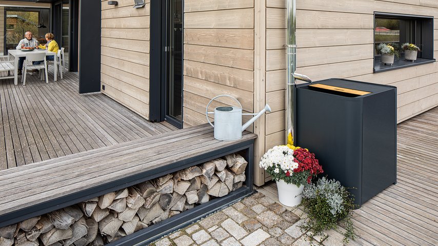 Design-Regentonne auf Terrasse | © GRÖMO